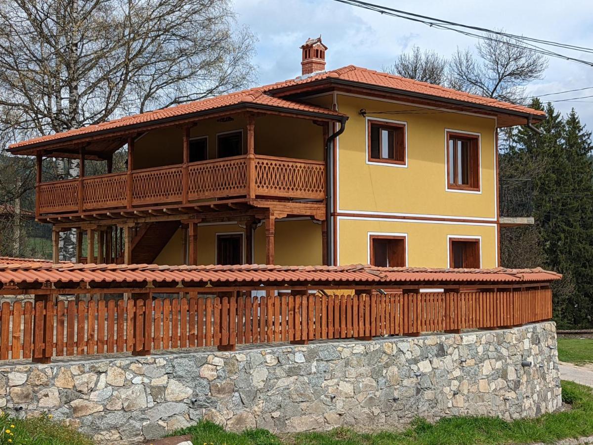 Къща За Гости Феникс Koprivsjtitsa Exteriör bild