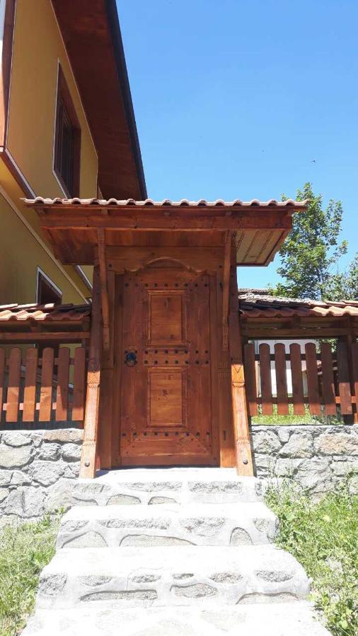 Къща За Гости Феникс Koprivsjtitsa Exteriör bild